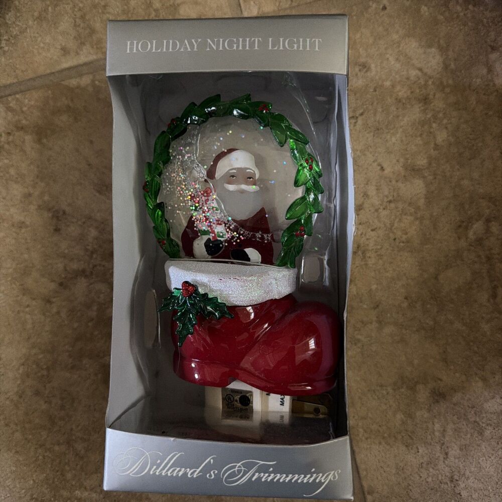 NIB Dillard’s Trimmings Holiday Christmas Night Light Plug In Santa Claus